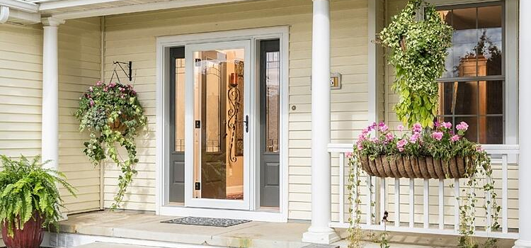 screen door installation in Ocala